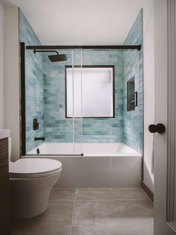 Soak tub & Shower Combo