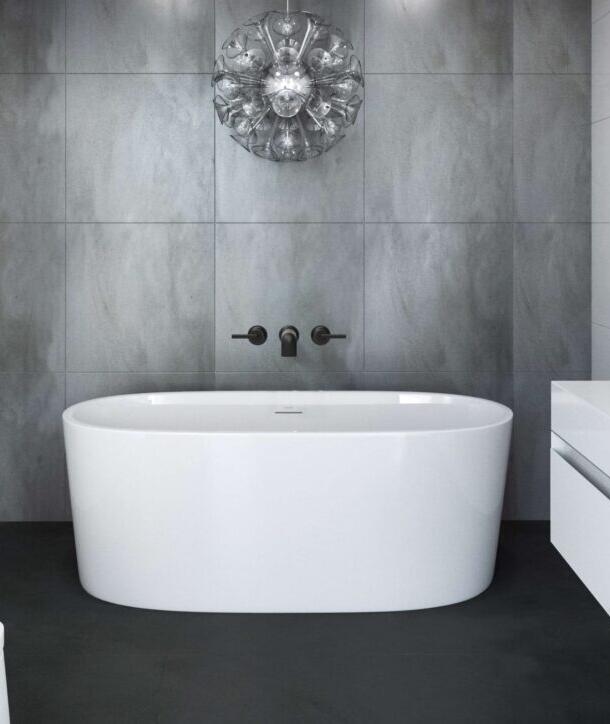 Ilusa™ Freestanding Bath