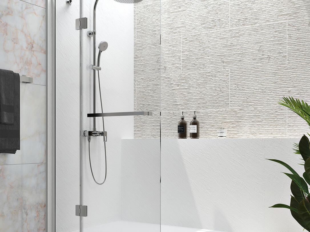 Zitta 40-inch Shower Screen, in alcove, in Chrome
