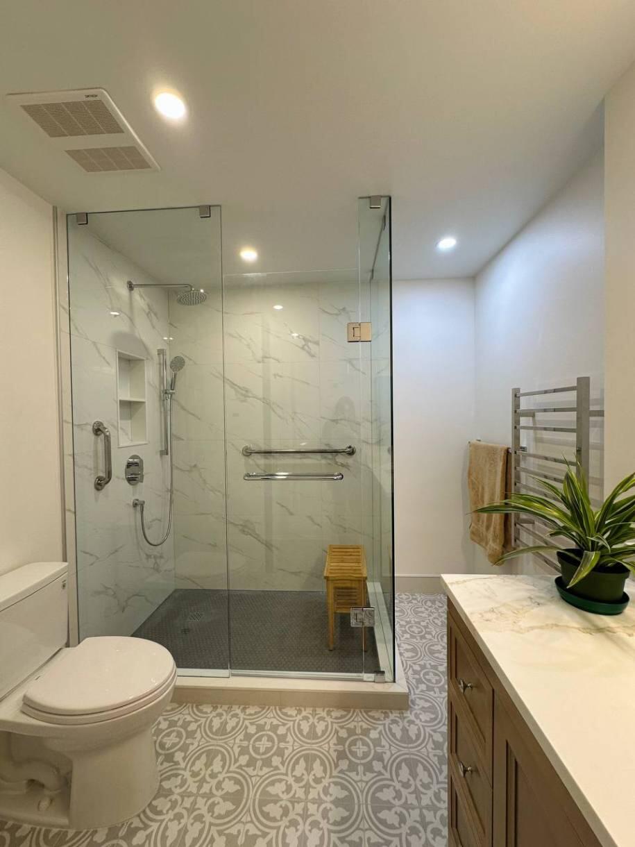 Old York Mills Rd. En-suite Bathroom